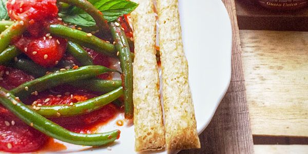 Fagiolini con datterini, sesamo e menta fresca: la ricetta | Pomodoro Petti