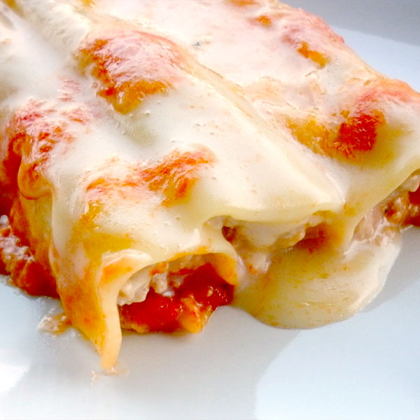 Cannelloni ripieni con salsiccia e ricotta: la ricetta | Pomodoro Petti