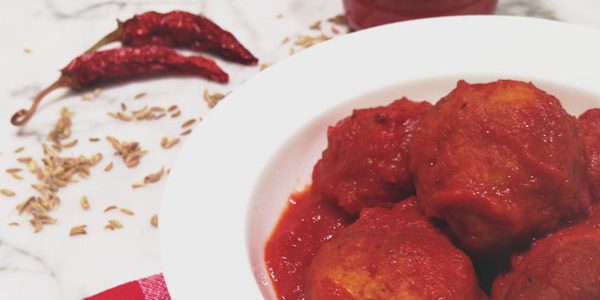 Polpette speziate al sugo piccante: la ricetta | Pomodoro Petti