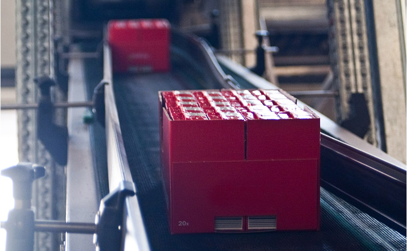 Conveyor belt of the finished products, before palletizing