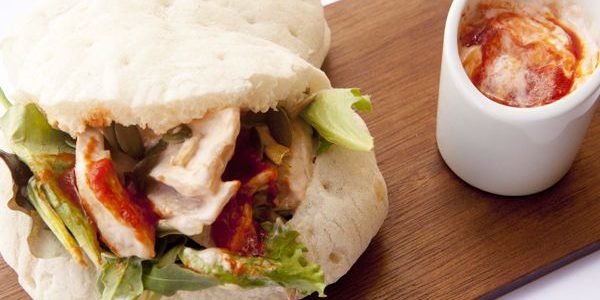 Sandwich di pollo con maionese al pomodoro: la ricetta | Pomodoro Petti