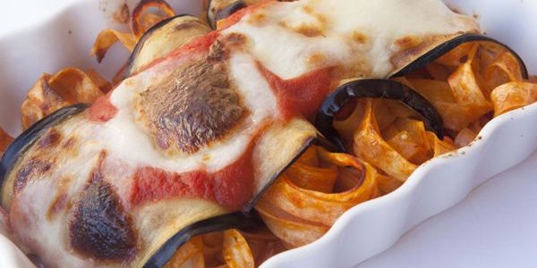 Involtini di melanzane e tagliatelle al forno: la ricetta | Pomodoro Petti