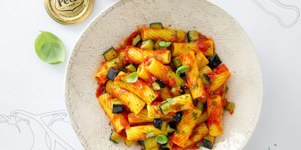 Tomato tortiglioni pasta with aubergines and basil | Petti Tomato - Petti Recipes